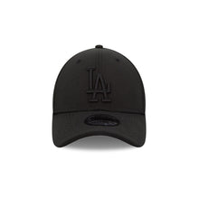 Cargar imagen en el visor de la galería, Gorra para Hombre NEW ERA CAP 3930 LOSDOD BLACK ON BLACK BLK