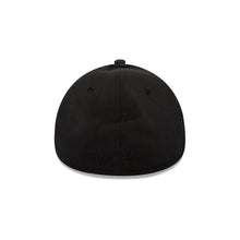Cargar imagen en el visor de la galería, Gorra para Hombre NEW ERA CAP 3930 LOSDOD BLACK ON BLACK BLK