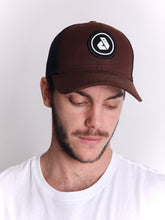 Cargar imagen en el visor de la galería, Gorra para Hombre Dunkelvolk TRUCKER DUNK CIRCLE WIN