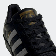 Cargar imagen en el visor de la galería, Zapatillas ADIDAS EF5398 SUPERSTAR J BLK