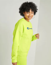 Cargar imagen en el visor de la galería, Polera para Mujer CHAMPION GF535Y08113 POWERBLEND RELAXED CREW 04W