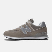 Cargar imagen en el visor de la galería, Zapatillas para Hombre NEW BALANCE HERITAGE 574 GRI EVG