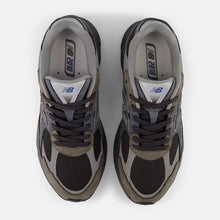 Cargar imagen en el visor de la galería, Zapatillas NEW BALANCE 2010 grises, vista superior