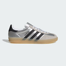 Cargar imagen en el visor de la galería, Zapatillas ADIDAS GAZELLE INDOOR HP7215 Plateado