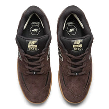 Cargar imagen en el visor de la galería, Zapatillas NEW BALANCE 1010 marrones, vista frontal