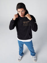 Cargar imagen en el visor de la galería, Polera para Hombre Dunkelvolk HOODIE DNA PRINT BLK
