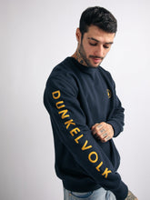 Cargar imagen en el visor de la galería, Polera para Hombre Dunkelvolk CREW NECK NEW LOGO ARM NVY
