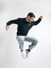 Cargar imagen en el visor de la galería, Polera para Hombre Dunkelvolk CREW NECK NEW LOGO ARM NVY
