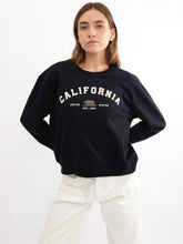Cargar imagen en el visor de la galería, Polera para Mujer DVK SIN ZIP CALIFORNIA FLEECE AZL
