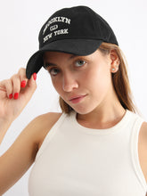 Cargar imagen en el visor de la galería, Gorra para Mujer DVK CAP BROOKLYN HAT NGR
