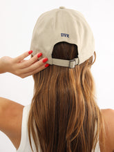 Cargar imagen en el visor de la galería, Gorra para Mujer DVK CAP NY HAT BGE
