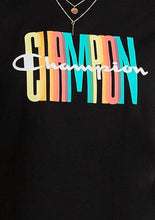 Cargar imagen en el visor de la galería, Polo para Mujer CHAMPION W5950G586GPA THE CROPPED TEE - GRAPHIC 001
