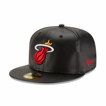 Cargar imagen en el visor de la galería, Gorra para Hombre NEW ERA HAT 59FIFTY MIAHEA BLACK TEAM BLK
