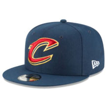 Cargar imagen en el visor de la galería, Gorra para Hombre NEW ERA HAT 9FIFTY CLECAV BASIC OTC DKBLU
