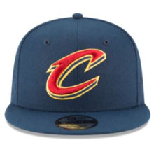 Cargar imagen en el visor de la galería, Gorra para Hombre NEW ERA HAT 9FIFTY CLECAV BASIC OTC DKBLU
