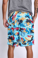 Cargar imagen en el visor de la galería, Short para Hombre CHAMPION 81622P407Q88 9-INCH CLASSIC AOP MESH SHORT AM2J
