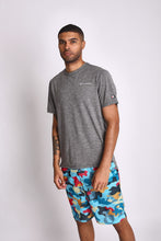 Cargar imagen en el visor de la galería, Short para Hombre CHAMPION 81622P407Q88 9-INCH CLASSIC AOP MESH SHORT AM2J
