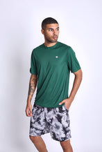 Cargar imagen en el visor de la galería, Short para Hombre CHAMPION 81622P407Q88 9-INCH CLASSIC AOP MESH SHORT AOTJ
