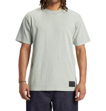Cargar imagen en el visor de la galería, Polo para Hombre DC SHOES PREMIUM SW GROGU THECHILD TEE GEHW
