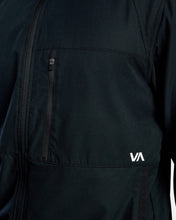 Cargar imagen en el visor de la galería, Casaca para Hombre RVCA LIGHT YOGGER JACKET 2 BLK
