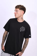 Cargar imagen en el visor de la galería, Polo para Hombre CHAMPION C-GT23H586DHA CLASSIC JERSEY GRAPHIC TEE 003
