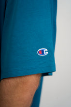 Cargar imagen en el visor de la galería, Polo para Hombre CHAMPION C-GT23H586DNA CLASSIC JERSEY GRAPHIC TEE M+S
