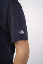 Cargar imagen en el visor de la galería, Polo para Hombre CHAMPION C-GT23HY06794 CLASSIC GRAPHIC TEE 031
