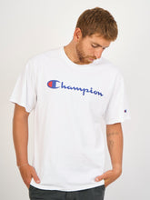 Cargar imagen en el visor de la galería, Polo para Hombre CHAMPION C-GT23HY06794 GRAPHIC JERSEY TEE SCRIPT LOGO 045
