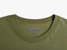 Cargar imagen en el visor de la galería, Polo para Hombre CHAMPION C-GT23HY07718 CLASSIC GRAPHIC TEE 9AX
