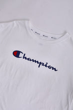 Cargar imagen en el visor de la galería, Polo para Mujer CHAMPION C-W5950G55075 THE CROPPED TEE  GRAPHIC 100
