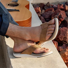 Cargar imagen en el visor de la galería, Sandalias para Hombre REEF CUSHION NORTE CJ4048 TAN
