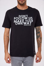 Cargar imagen en el visor de la galería, Polo para Hombre Dunkelvolk PREMIUM MAKE YOUR OWN WAY NGR
