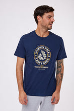 Cargar imagen en el visor de la galería, Polo para Hombre Dunkelvolk CLASSIC DUNK BEER LABEL MDIDG
