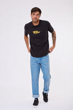 Cargar imagen en el visor de la galería, Polo para Hombre DUNKELVOLK CLASSIC THE ROAD TEE BLK
