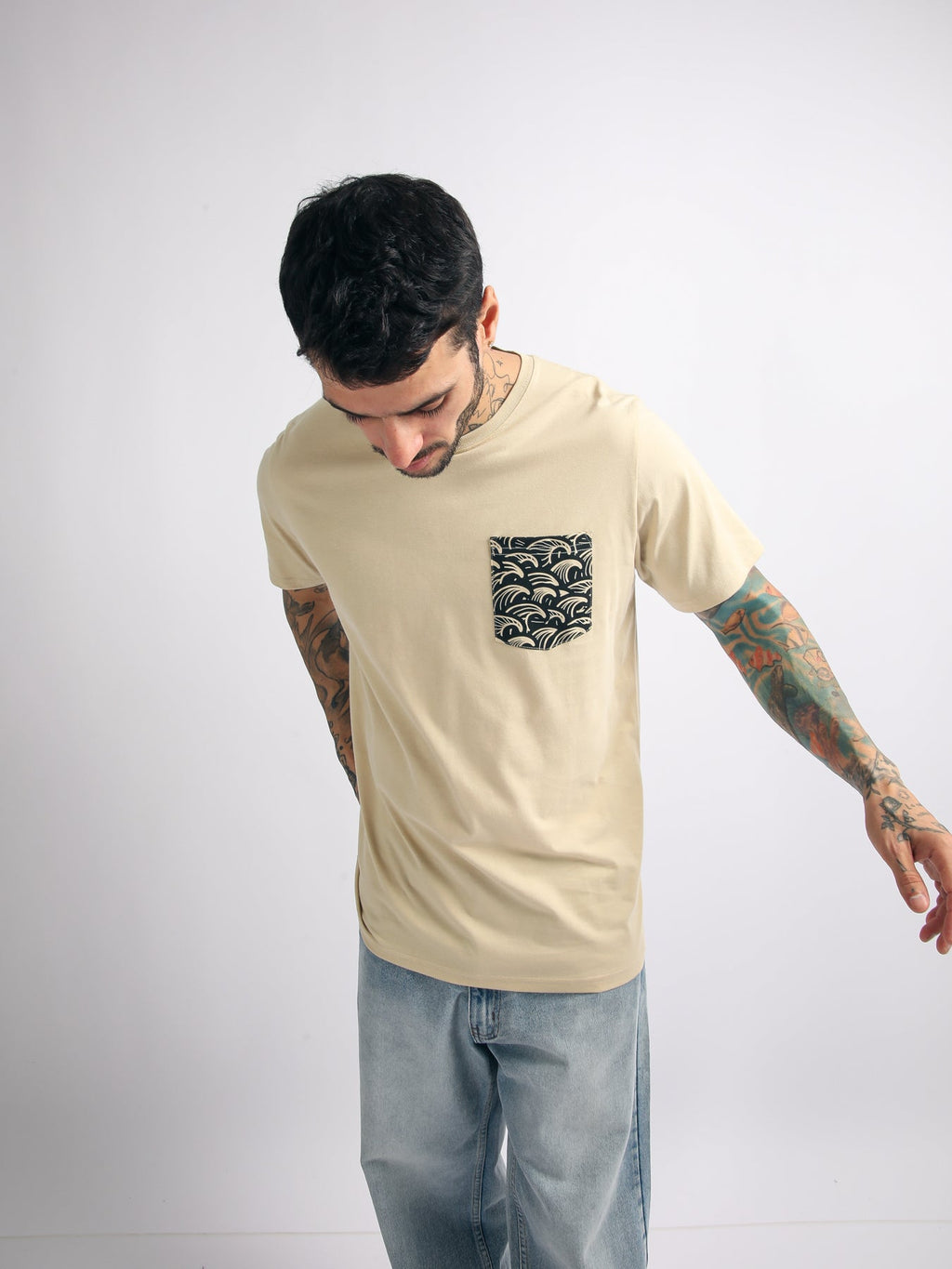 Polo para Hombre Dunkelvolk BASIC SIMPLE PRINTED POCKET TEE BEI