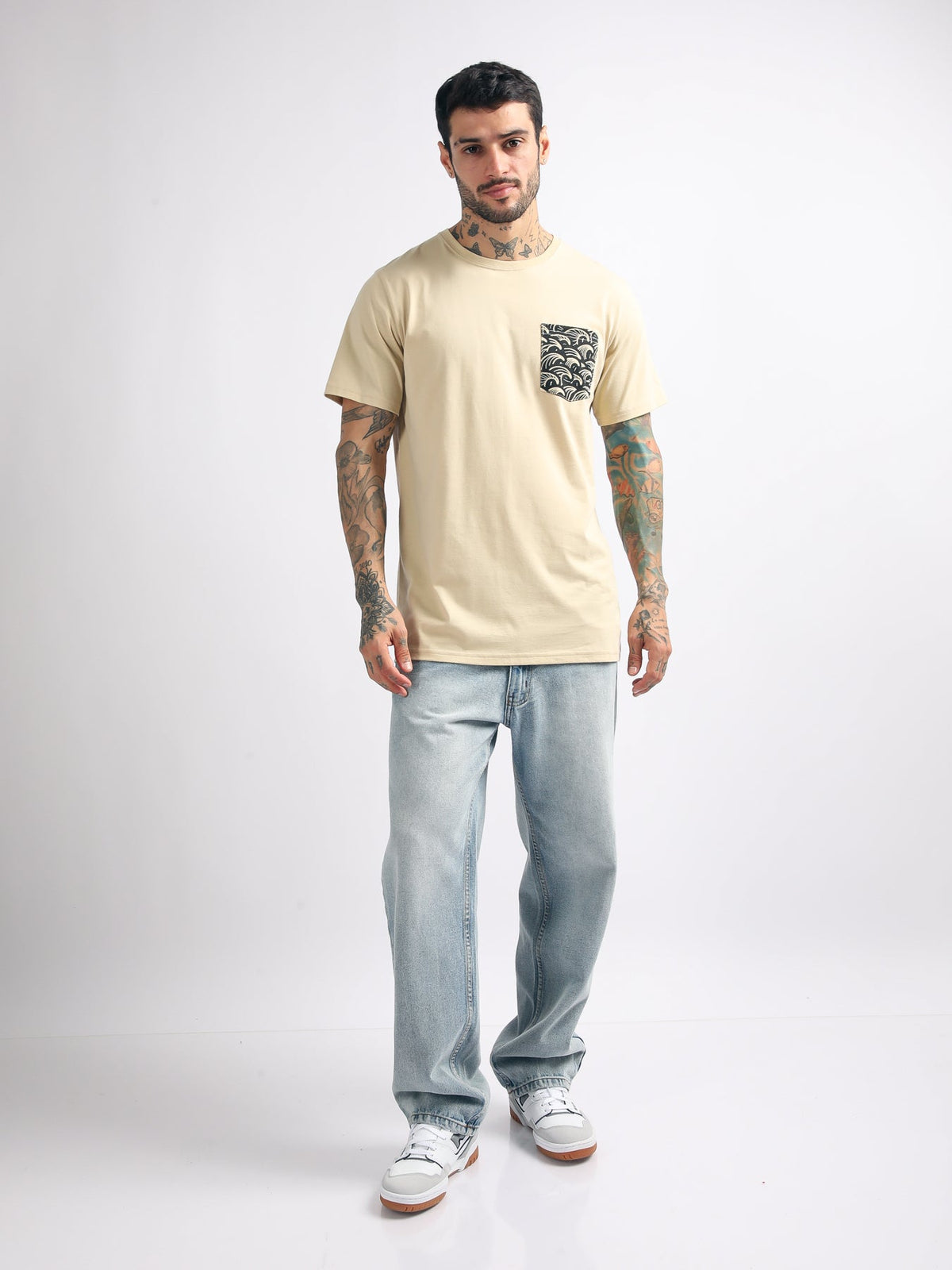 Polo para Hombre Dunkelvolk BASIC SIMPLE PRINTED POCKET TEE BEI