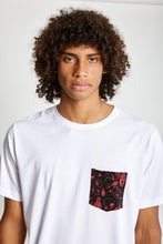 Cargar imagen en el visor de la galería, Polo para Hombre DUNKELVOLK BASIC SIMPLE PRINTED POCKET TEE BLA
