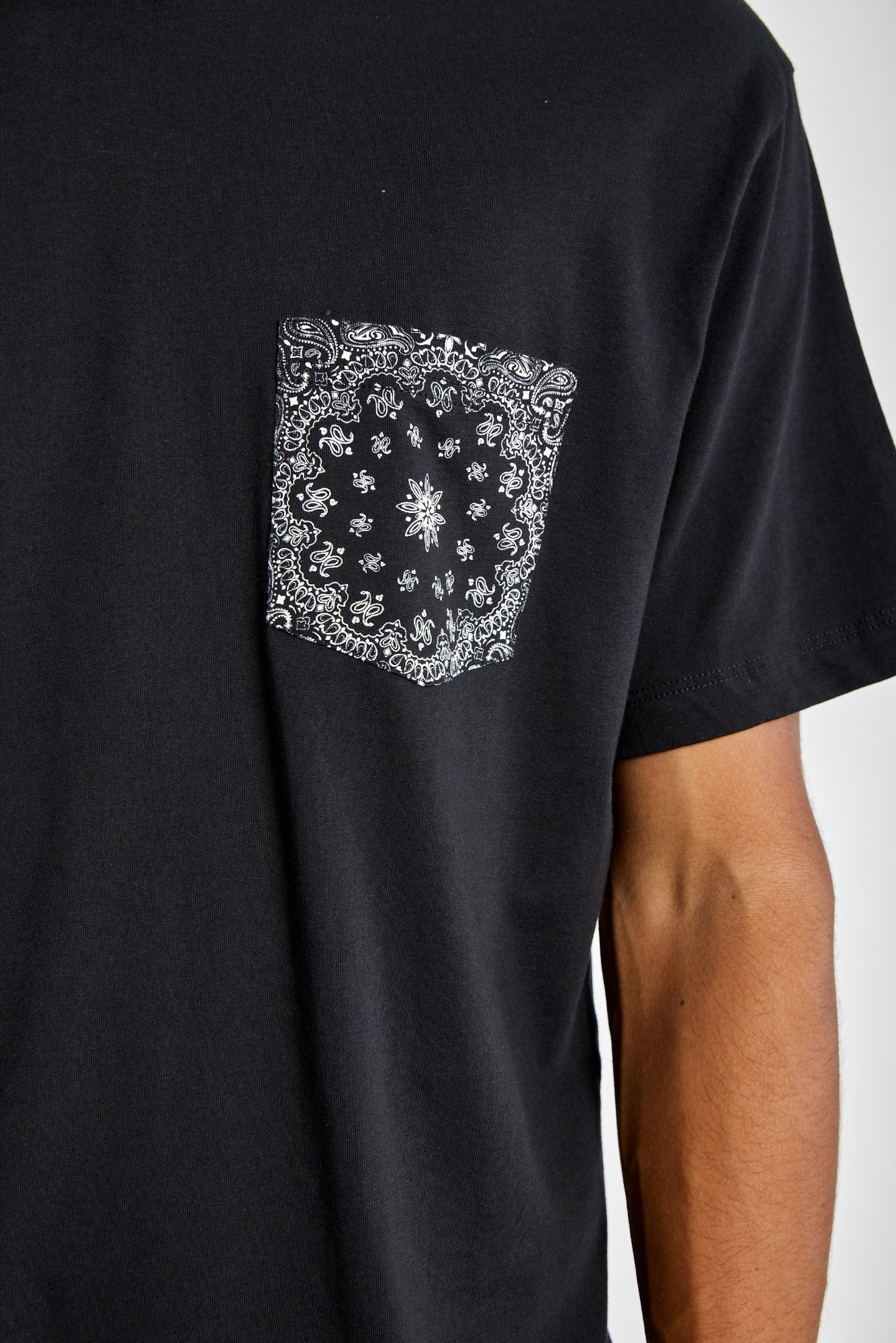 Polo para Hombre Dunkelvolk POCKET SIMPLE PRINTED POCKET TEE NEG