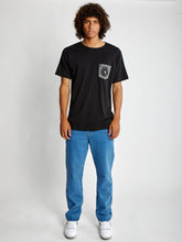 Cargar imagen en el visor de la galería, Polo para Hombre Dunkelvolk POCKET SIMPLE PRINTED POCKET TEE NEG
