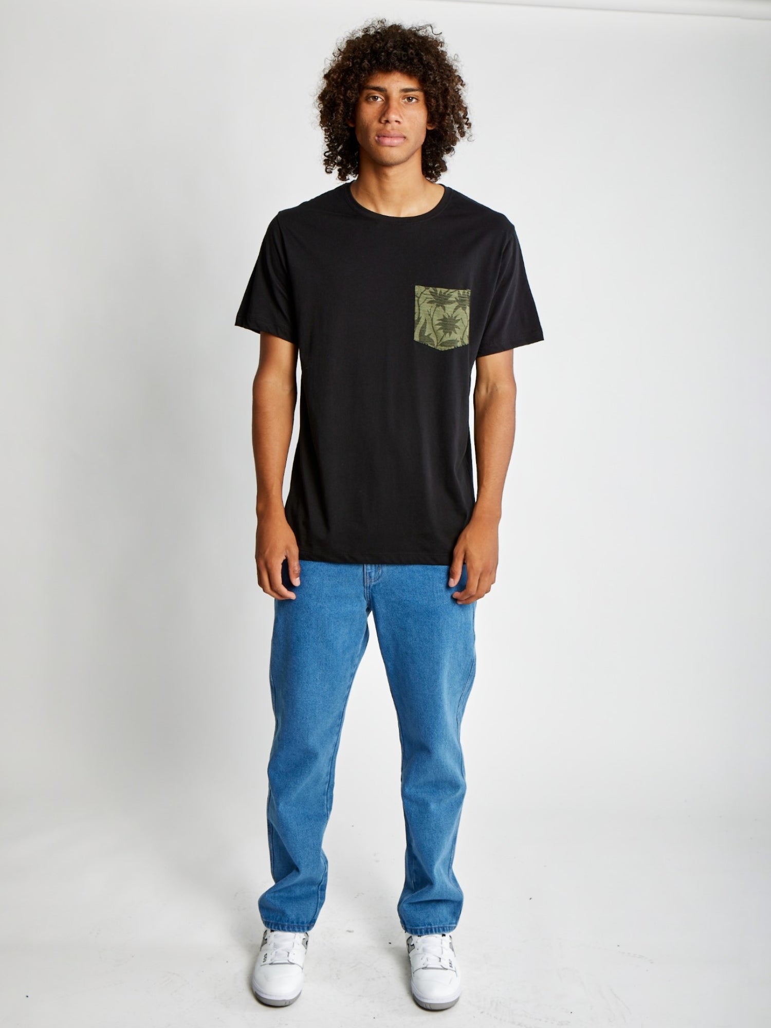 Polo para Hombre DUNKELVOLK BASIC SIMPLE PRINTED POCKET TEE NGR