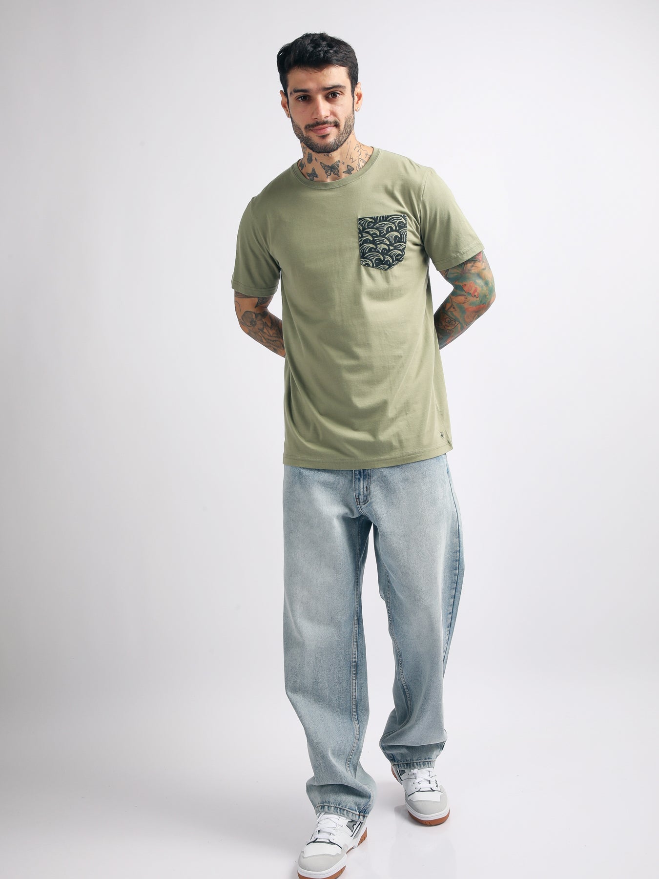Polo para Hombre Dunkelvolk BASIC SIMPLE PRINTED POCKET TEE VRD