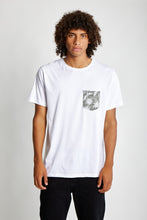 Cargar imagen en el visor de la galería, Polo para Hombre Dunkelvolk POCKET SIMPLE PRINTED POCKET TEE WHI
