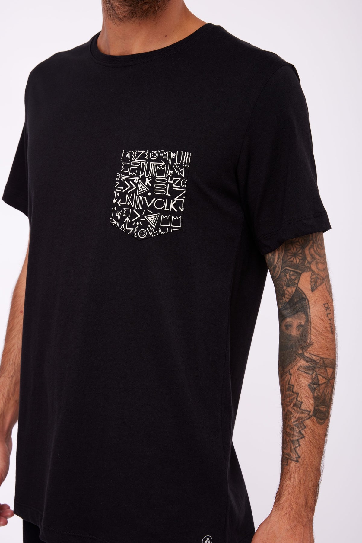 Polo para Hombre DUNKELVOLK BASIC SIMPLE PRINTED POCKET TEE BLK