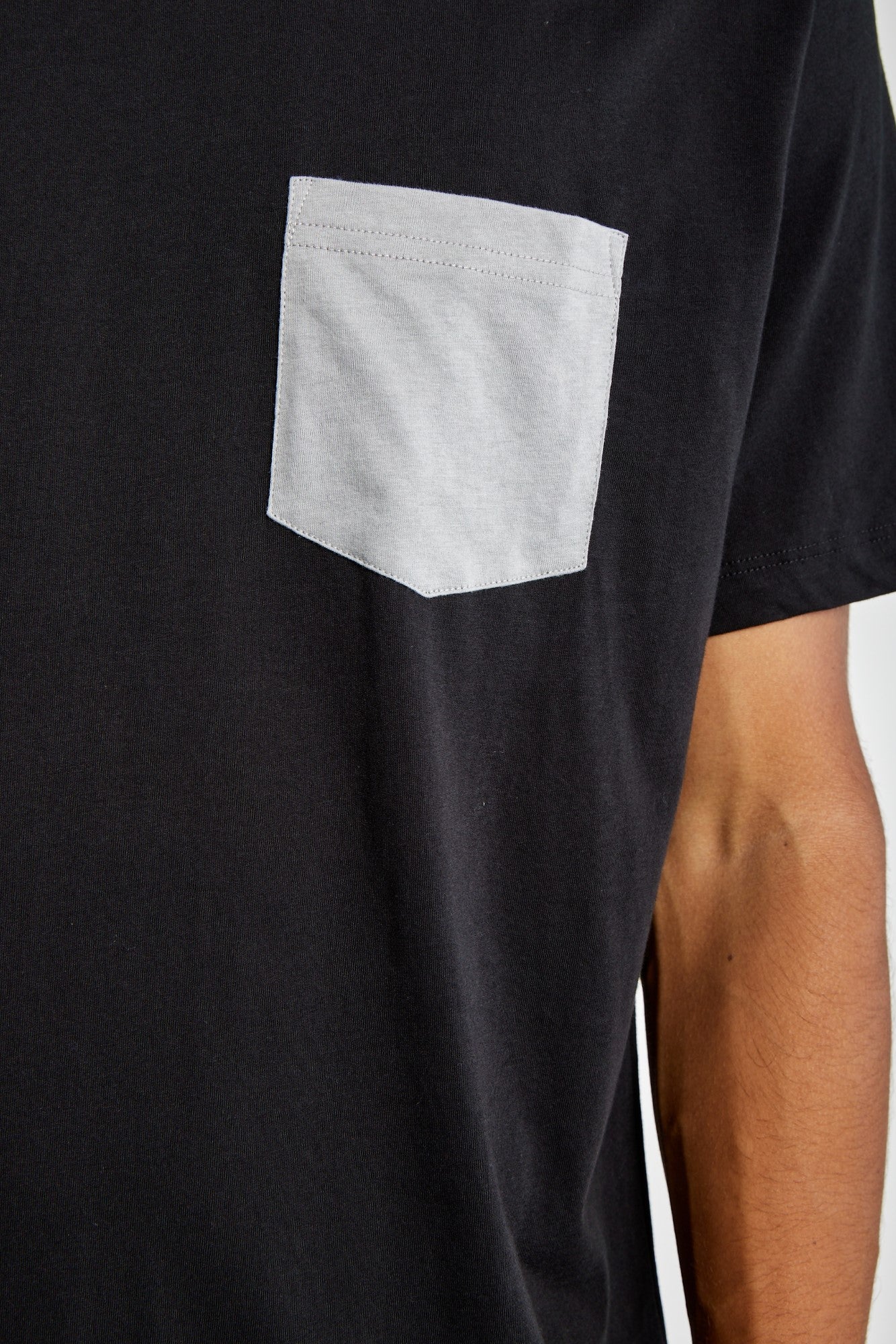 Polo para Hombre Dunkelvolk POCKET SIMPLE CONTRAST POCKET TEE NGR