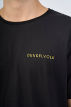 Cargar imagen en el visor de la galería, Polo para Hombre Dunkelvolk SURF LOGO CAMO KVJ0
