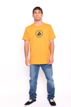 Cargar imagen en el visor de la galería, Polo para Hombre DUNKELVOLK LOGO CIRCLE LOGO GLD
