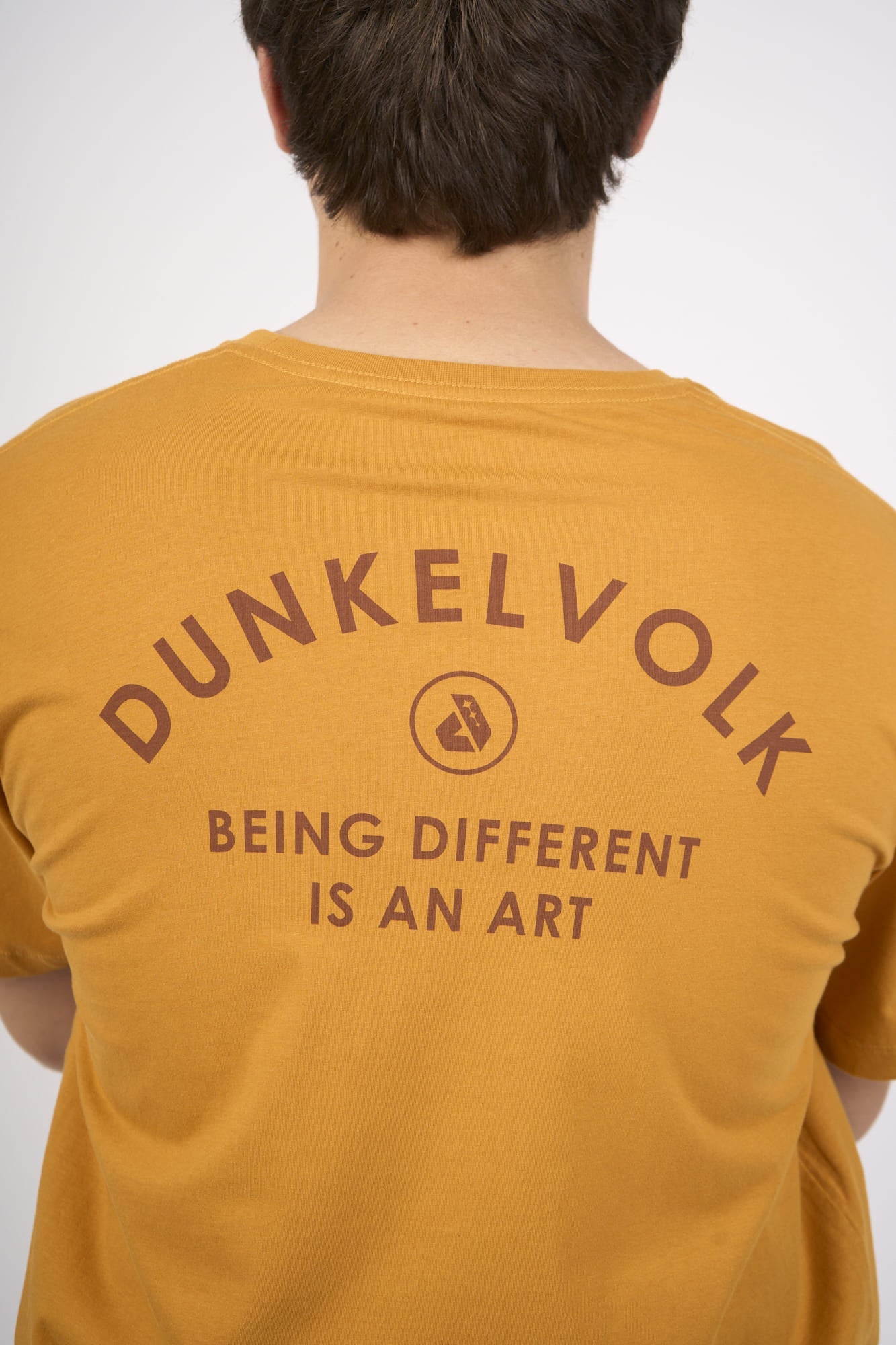 Polo Dunkelvolk SURF SCRIPT LOGO GLD