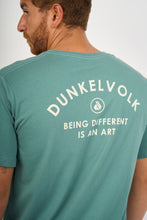 Cargar imagen en el visor de la galería, Polo para Hombre DUNKELVOLK SURF SCRIPT LOGO SPN

