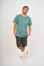 Cargar imagen en el visor de la galería, Polo para Hombre DUNKELVOLK SURF SCRIPT LOGO SPN
