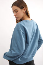 Cargar imagen en el visor de la galería, Polera para Mujer DVK SIN ZIP NEW YORK FLEECE ACE
